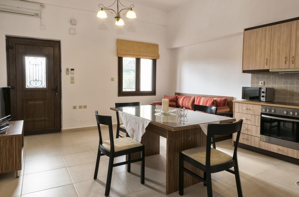 Villa Laga With Pool, 300M To Taverns, Childrens Area, Bbq! Kirianna Exteriör bild
